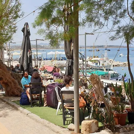 Апартаменти Studio 5 Min Walk From Old Harbour
